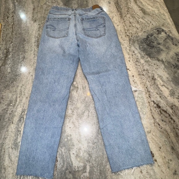 American Eagle 4 Women's 90s Straight Distressed Jeans High Waist Light Wash - Picture 7 of 7